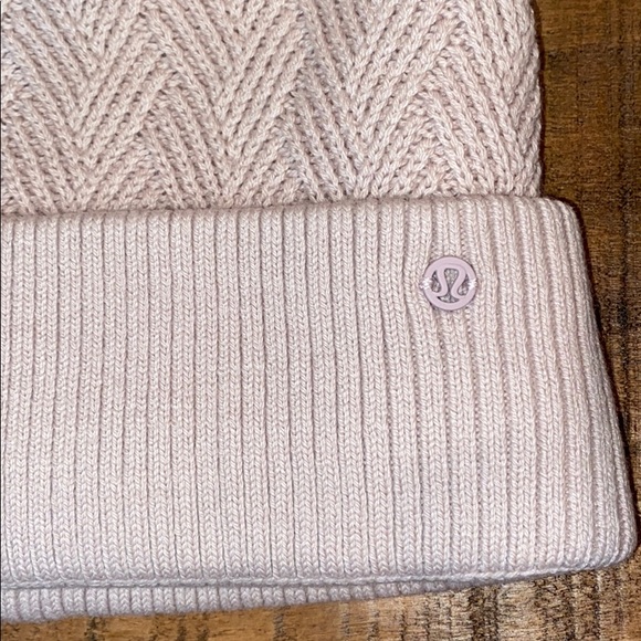 LAST SET: Lululemon Sherpa Weave Beanie Hat & Mittens - Picture 6 of 16